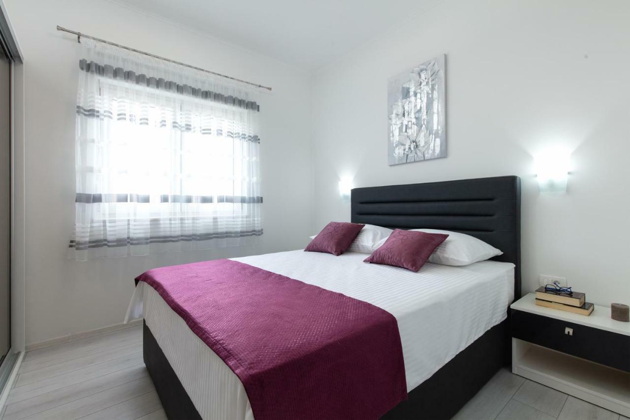 Villa Apartments Kordic Kaštela Esterno foto