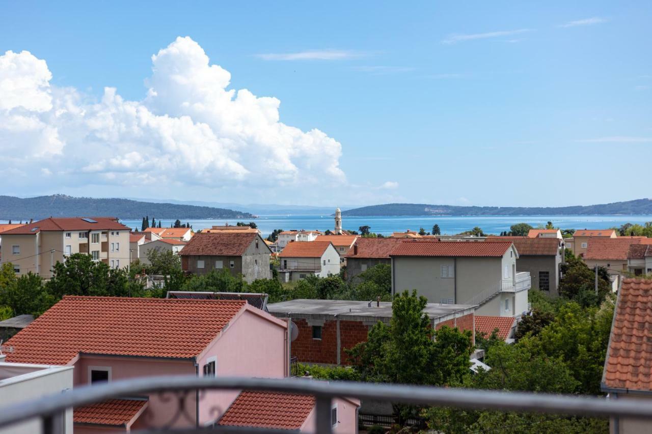 Villa Apartments Kordic Kaštela Esterno foto
