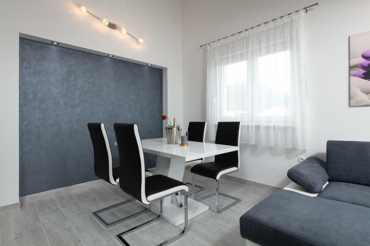 Villa Apartments Kordic Kaštela Esterno foto