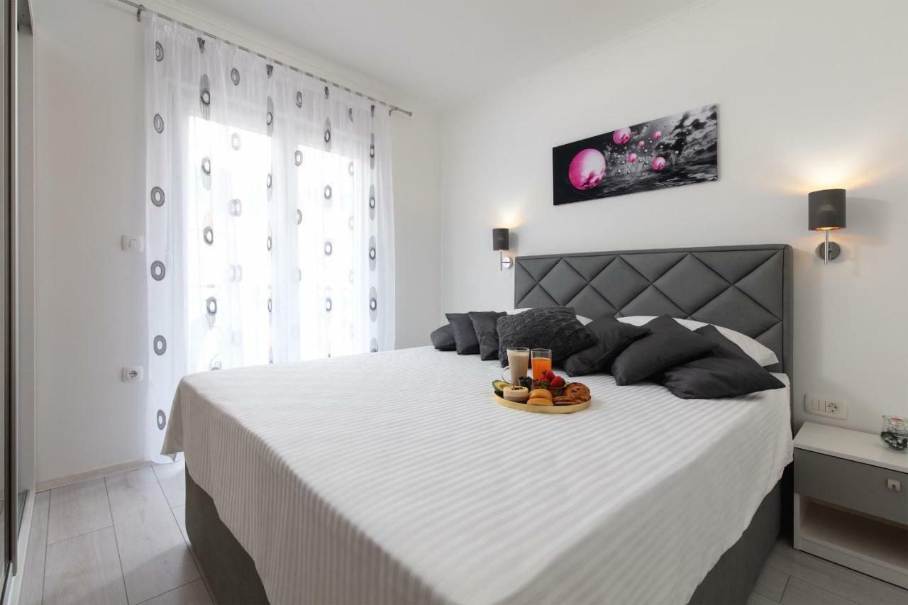 Villa Apartments Kordic Kaštela Esterno foto