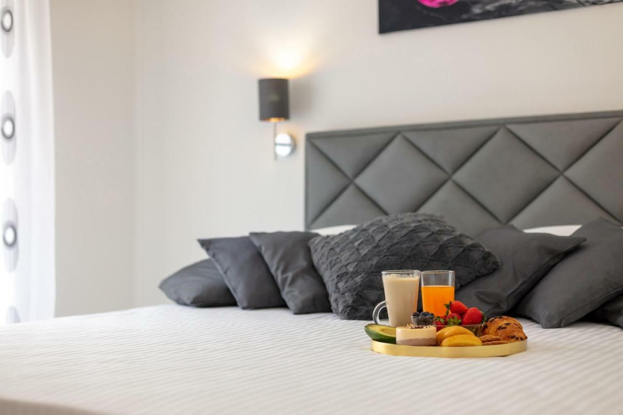 Villa Apartments Kordic Kaštela Esterno foto
