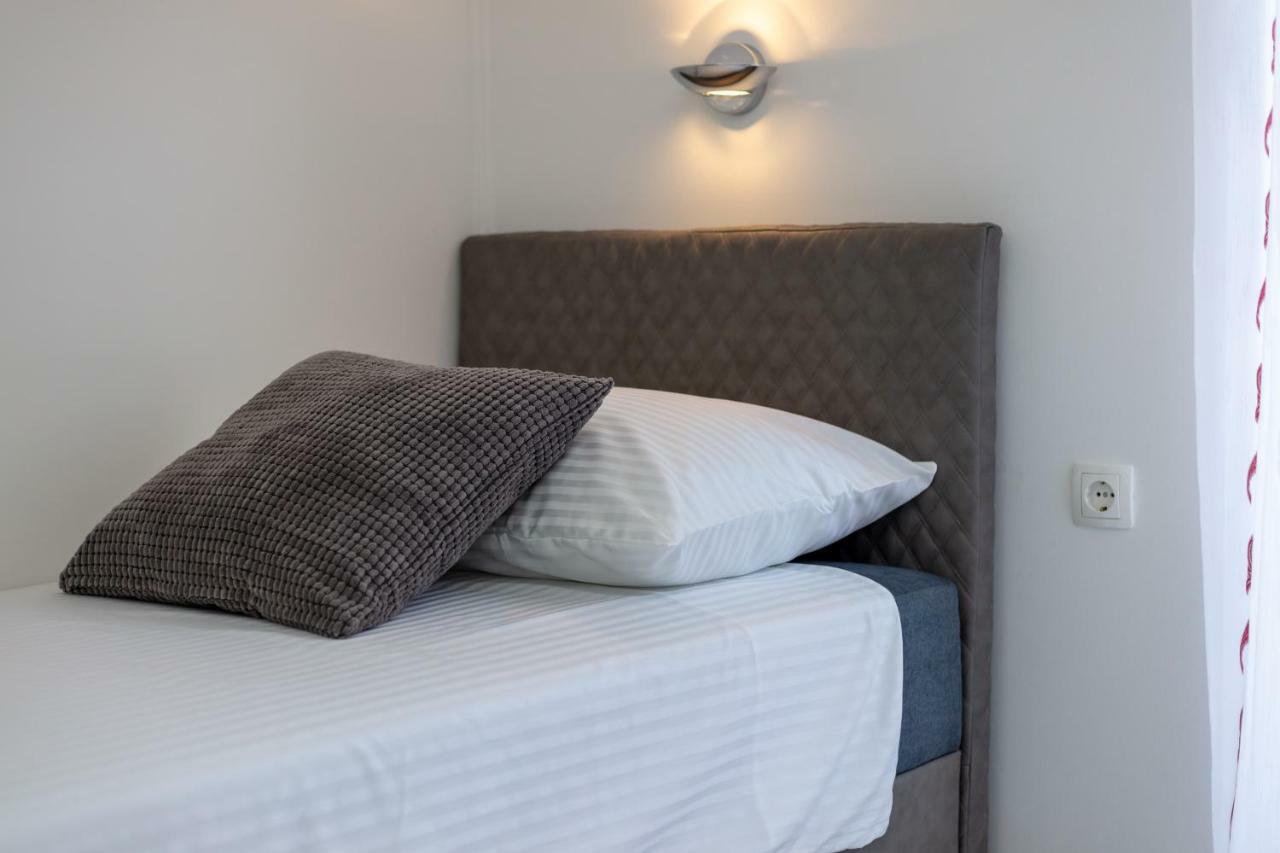 Villa Apartments Kordic Kaštela Esterno foto