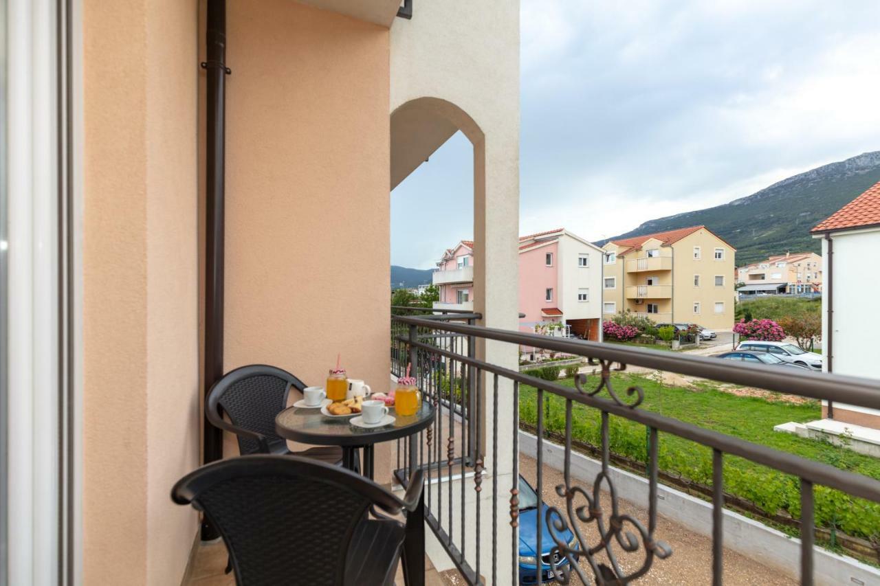 Villa Apartments Kordic Kaštela Esterno foto