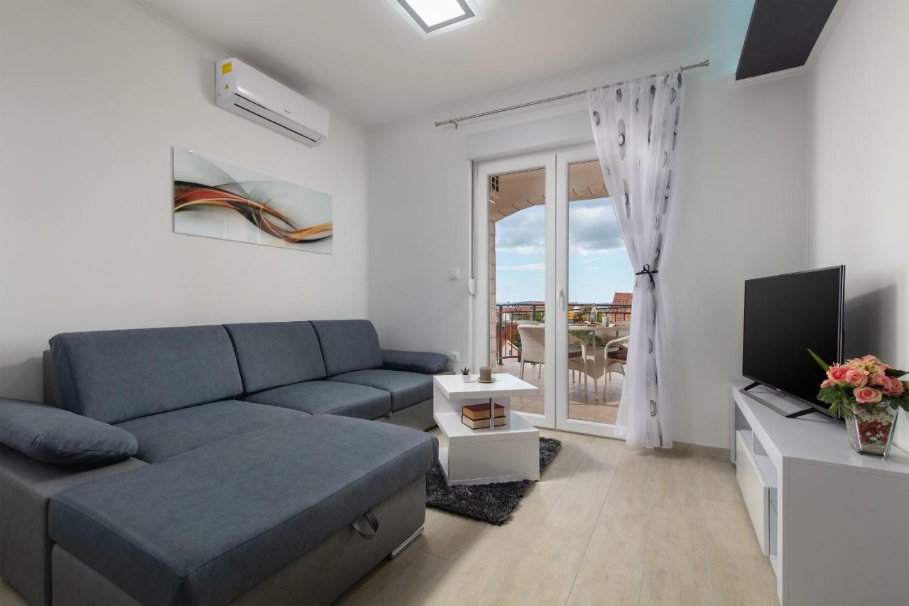 Villa Apartments Kordic Kaštela Esterno foto